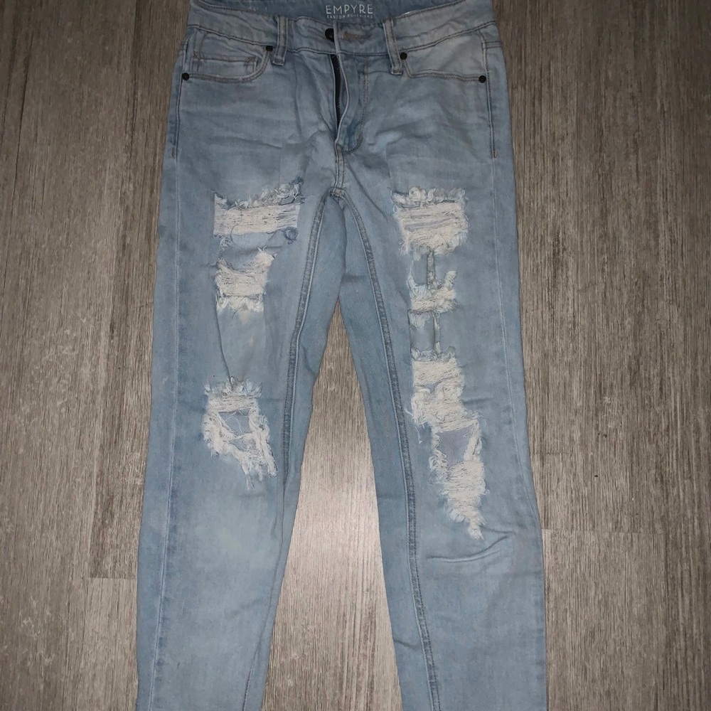 Light wash boyfriend ripped jeans